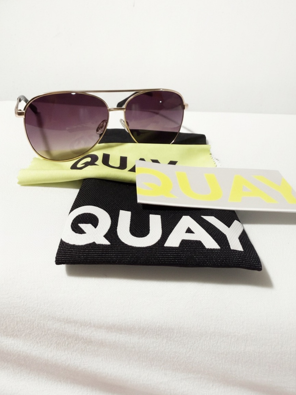 Quay Australia Women’s Vivienne Sunglasses, Gold Frames